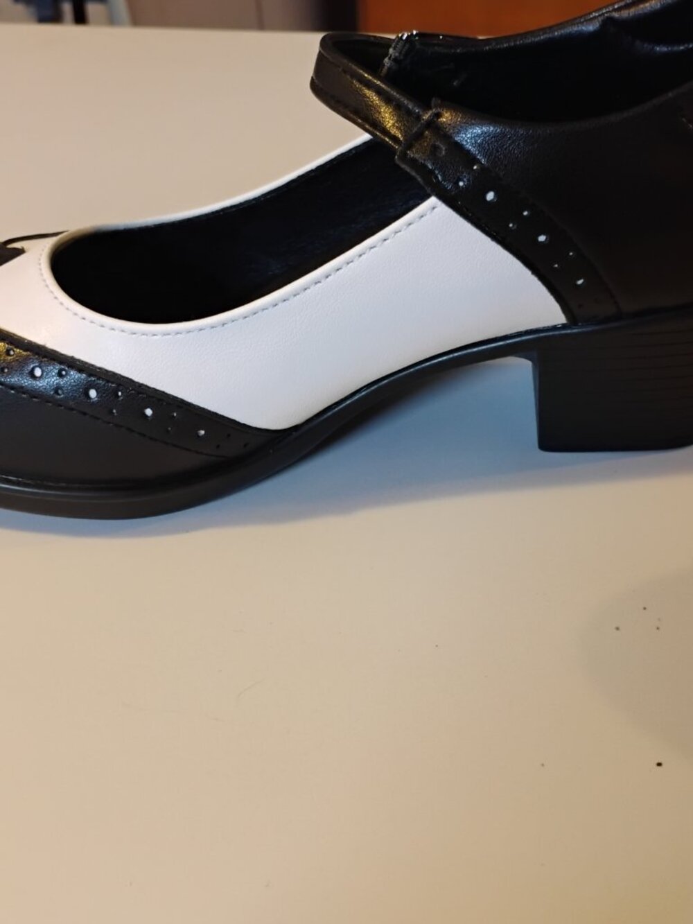 Merceditas Mujer | Vintage Wingtip Mary Jane Block Heel Pumps | Size 9.5 | NIB - Picture 3 of 10
